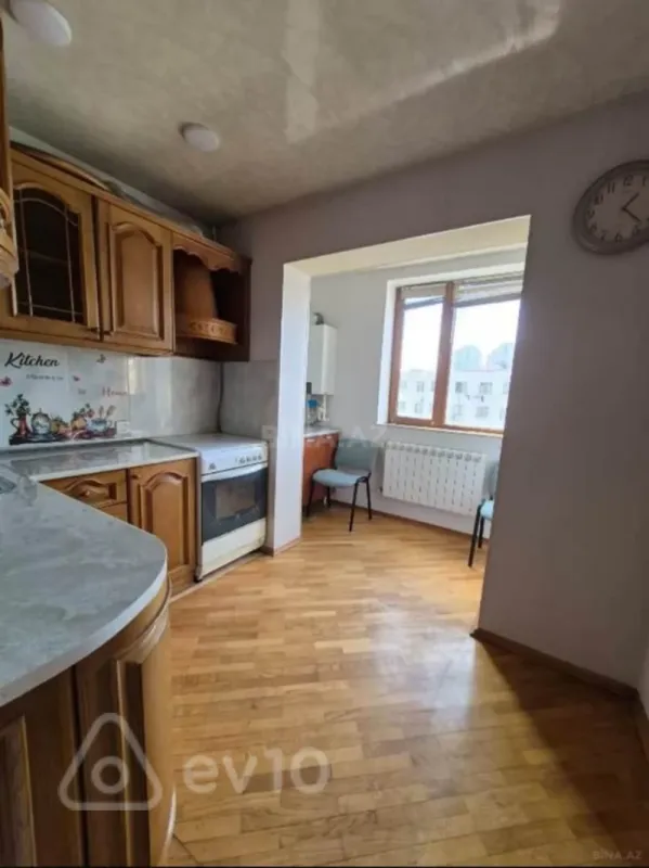 Satılır 2 otaqlı köhnə tikili 60 m²