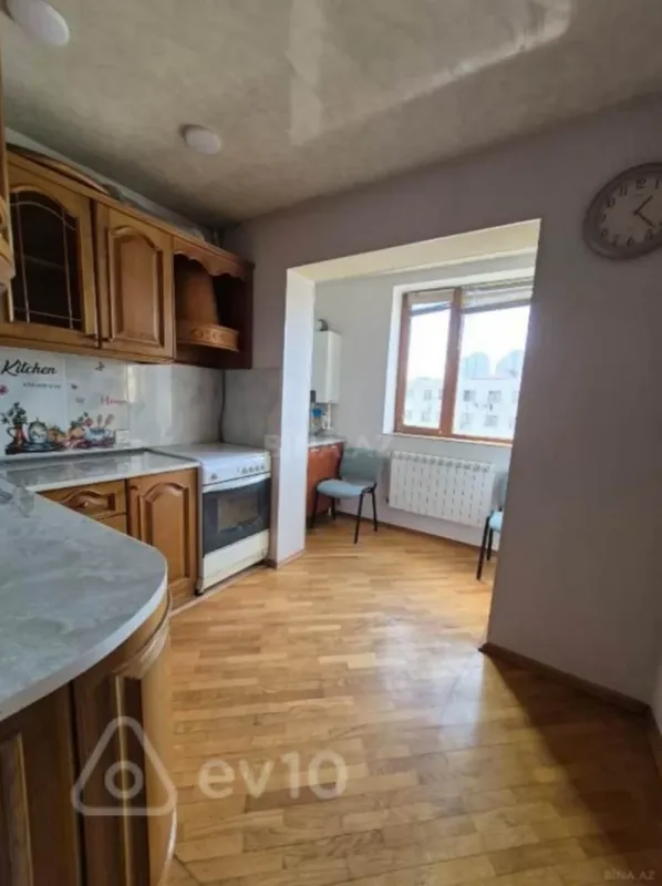Satılır 2 otaqlı köhnə tikili 60 m²