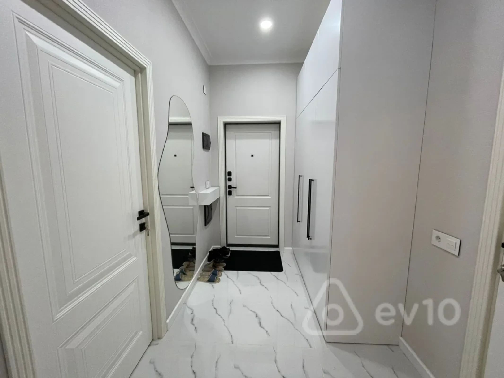 Kirayə verilir 2 otaqlı yeni tikili 60 m²