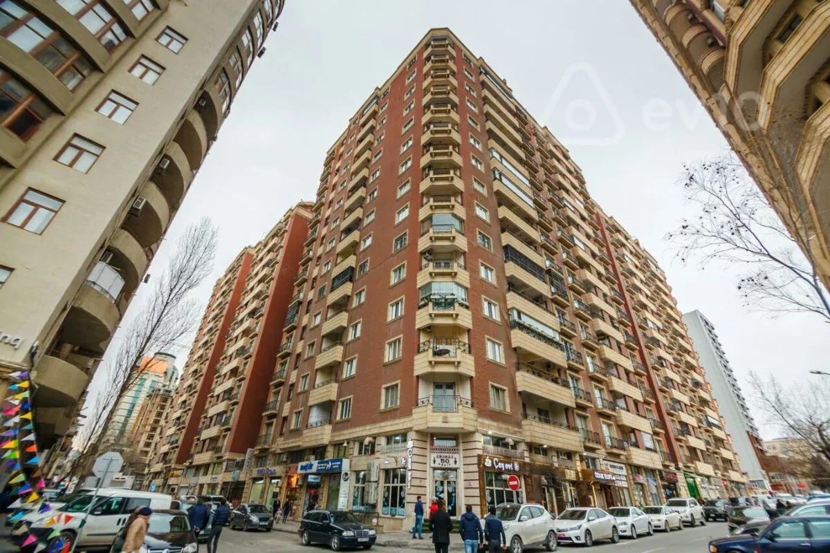 Kirayə verilir 2 otaqlı yeni tikili 85 m²