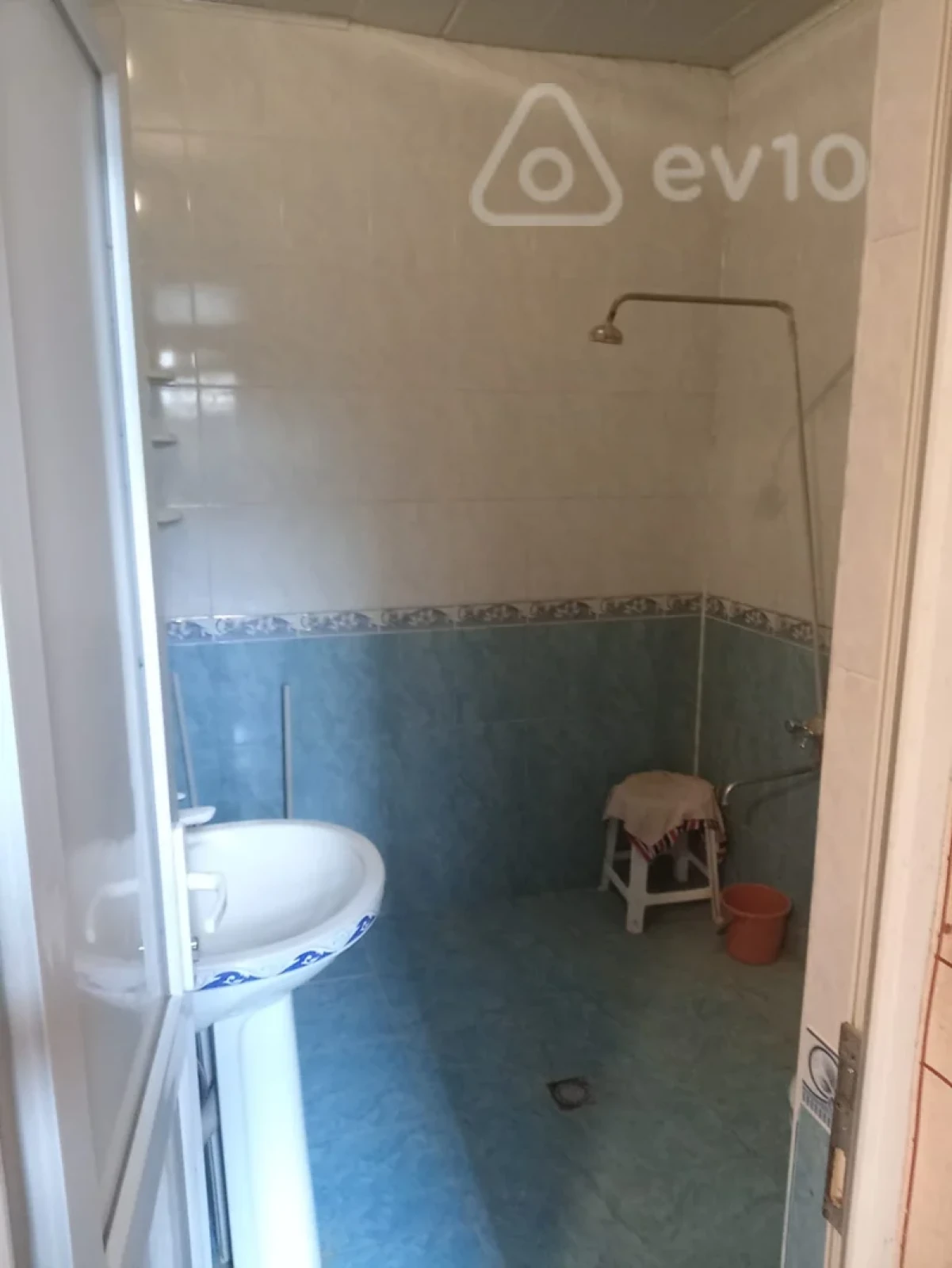 Kirayə verilir 2 otaqlı yeni tikili 70 m²