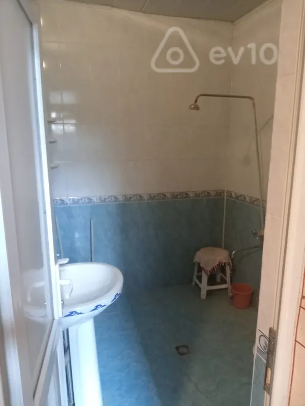 Kirayə verilir 2 otaqlı yeni tikili 70 m²
