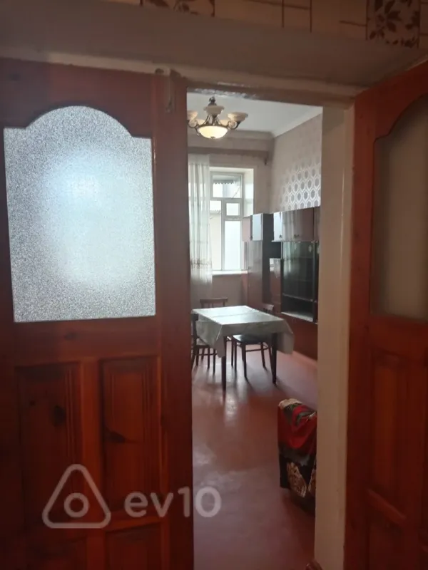 Kirayə verilir 2 otaqlı yeni tikili 70 m²