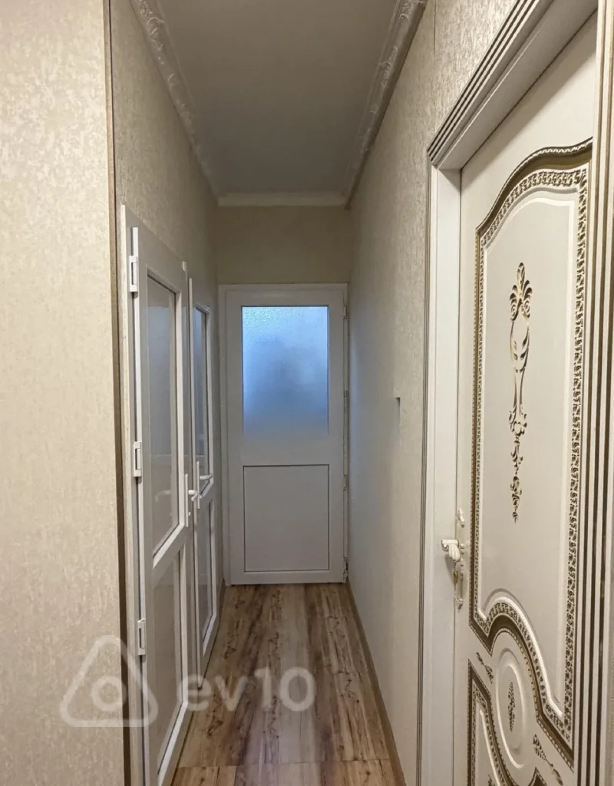 Satılır 2 otaqlı köhnə tikili 65 m²