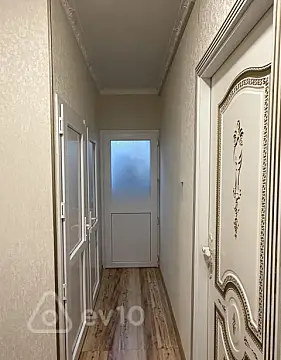 Satılır 2 otaqlı köhnə tikili 65 m²