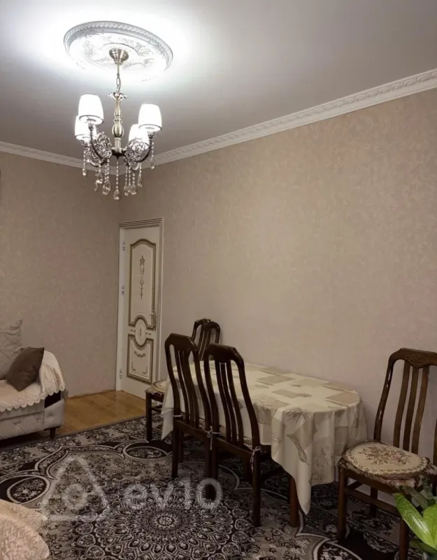 Satılır 2 otaqlı köhnə tikili 65 m²