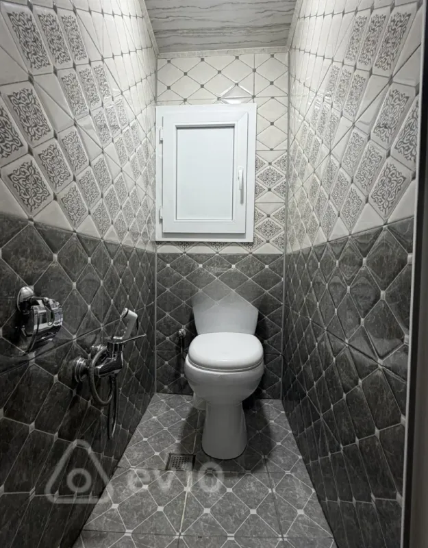 Satılır 2 otaqlı köhnə tikili 65 m²