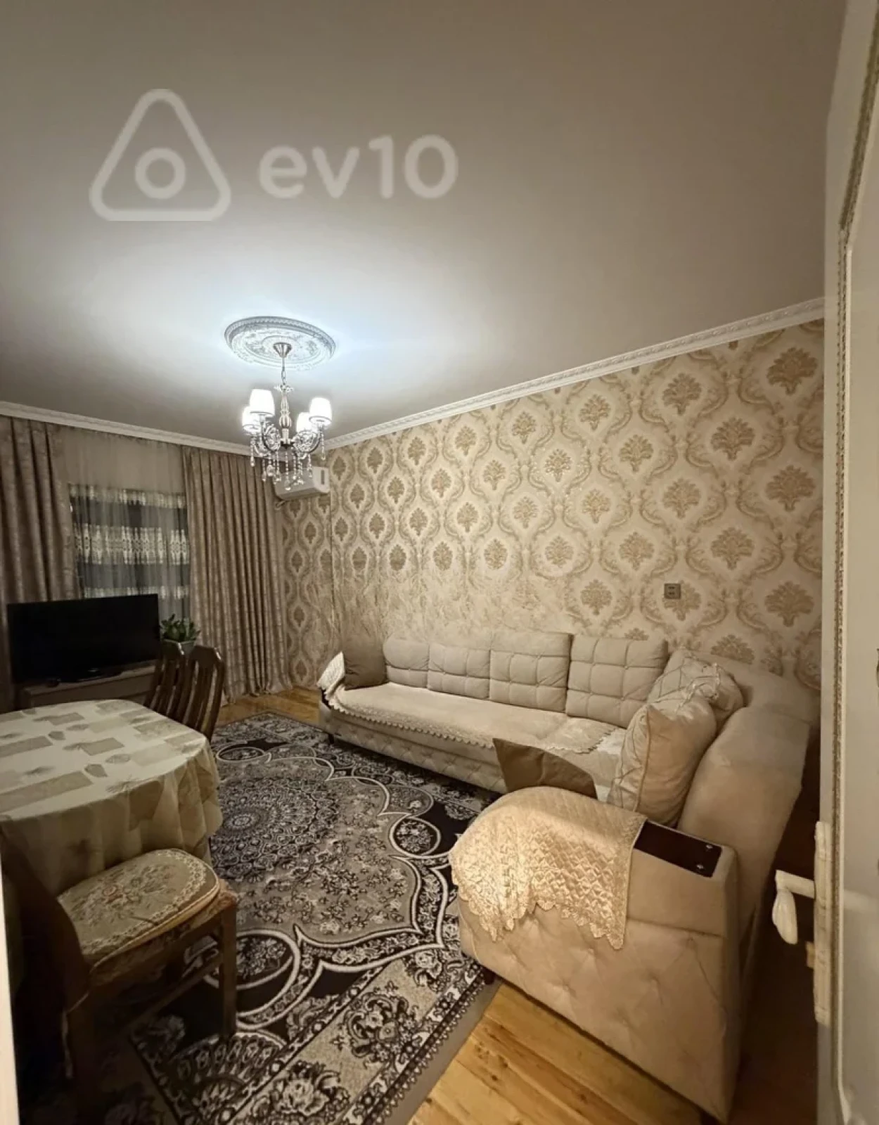 Satılır 2 otaqlı köhnə tikili 65 m²