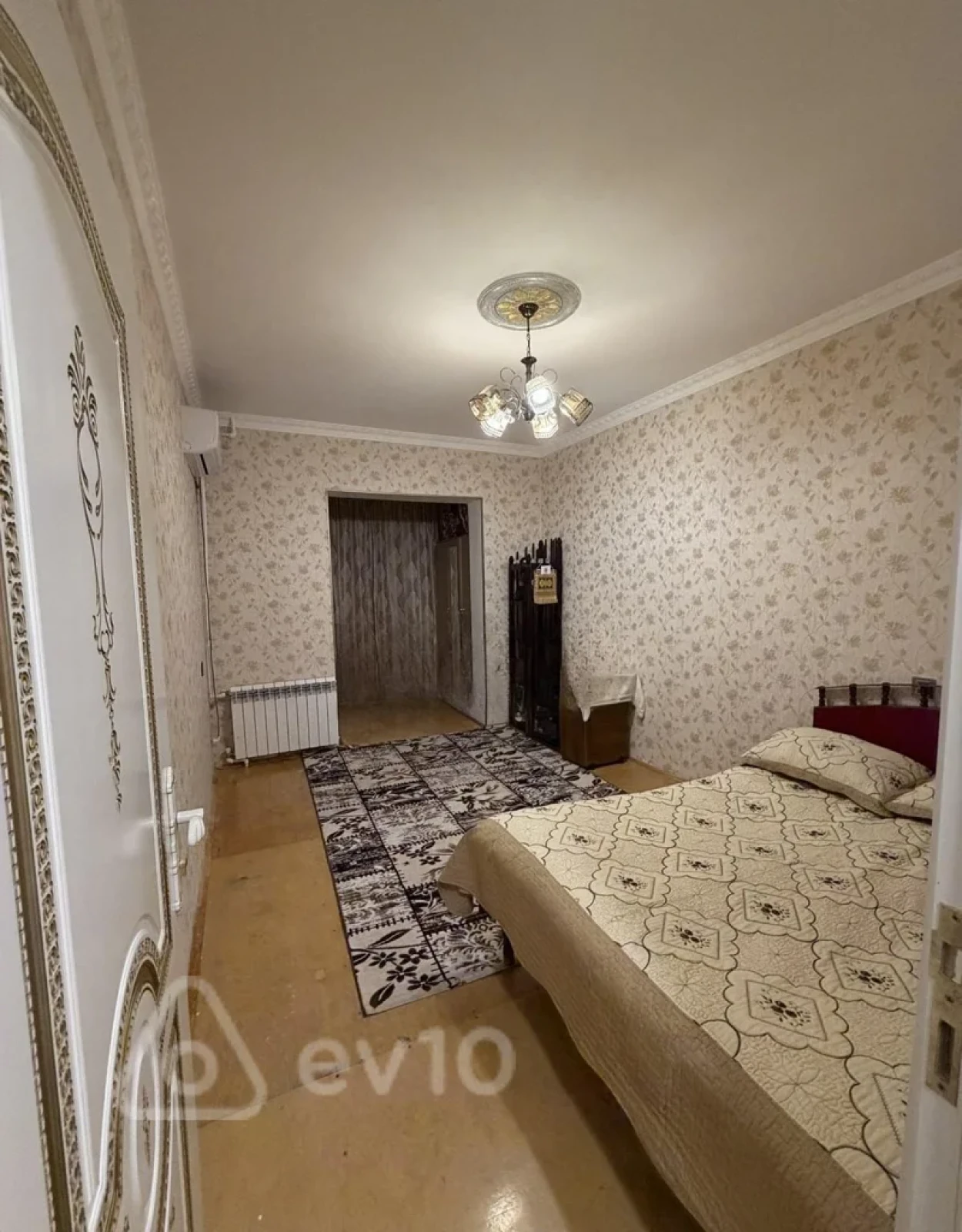Satılır 2 otaqlı köhnə tikili 65 m²