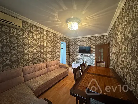 Satılır 2 otaqlı köhnə tikili 45 m²