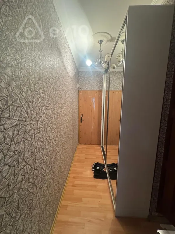 Satılır 2 otaqlı köhnə tikili 45 m²