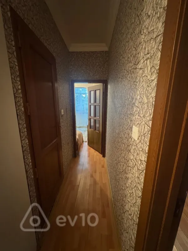 Satılır 2 otaqlı köhnə tikili 45 m²