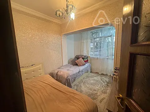 Satılır 2 otaqlı köhnə tikili 45 m²