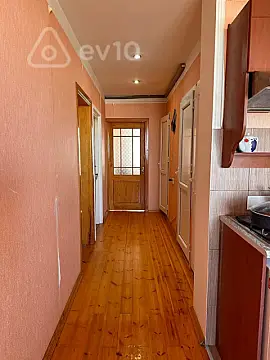Satılır 2 otaqlı köhnə tikili 55 m²