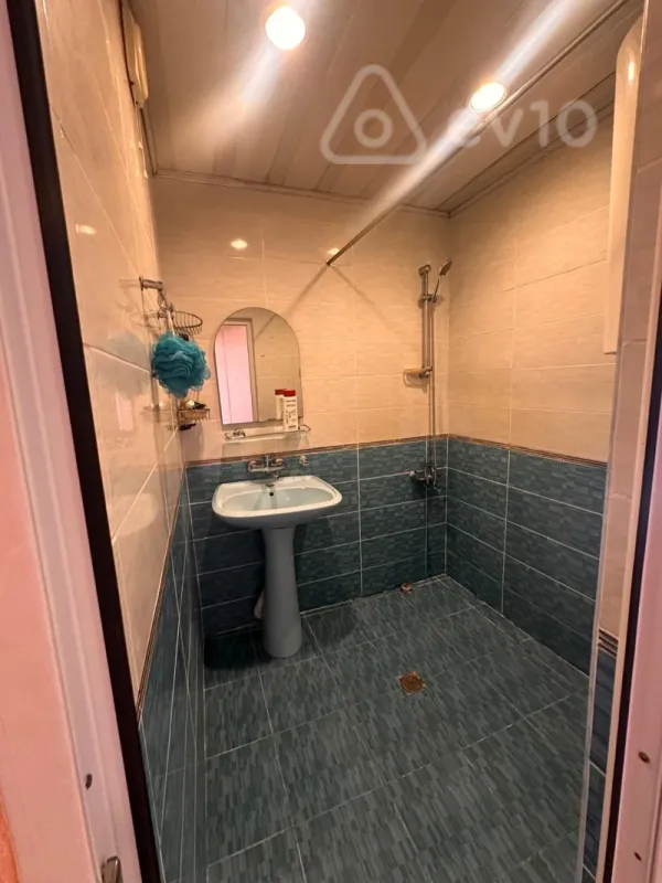 Satılır 2 otaqlı köhnə tikili 55 m²