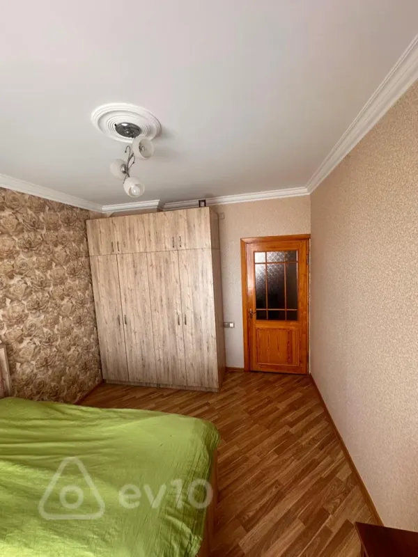 Satılır 2 otaqlı köhnə tikili 55 m²