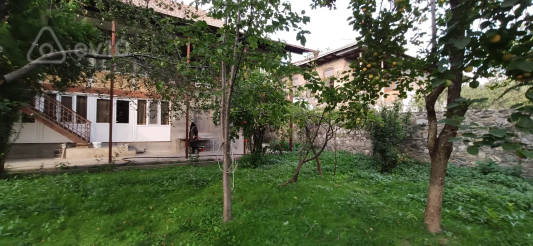 Satılır 6 otaqlı həyət evi 6 m²