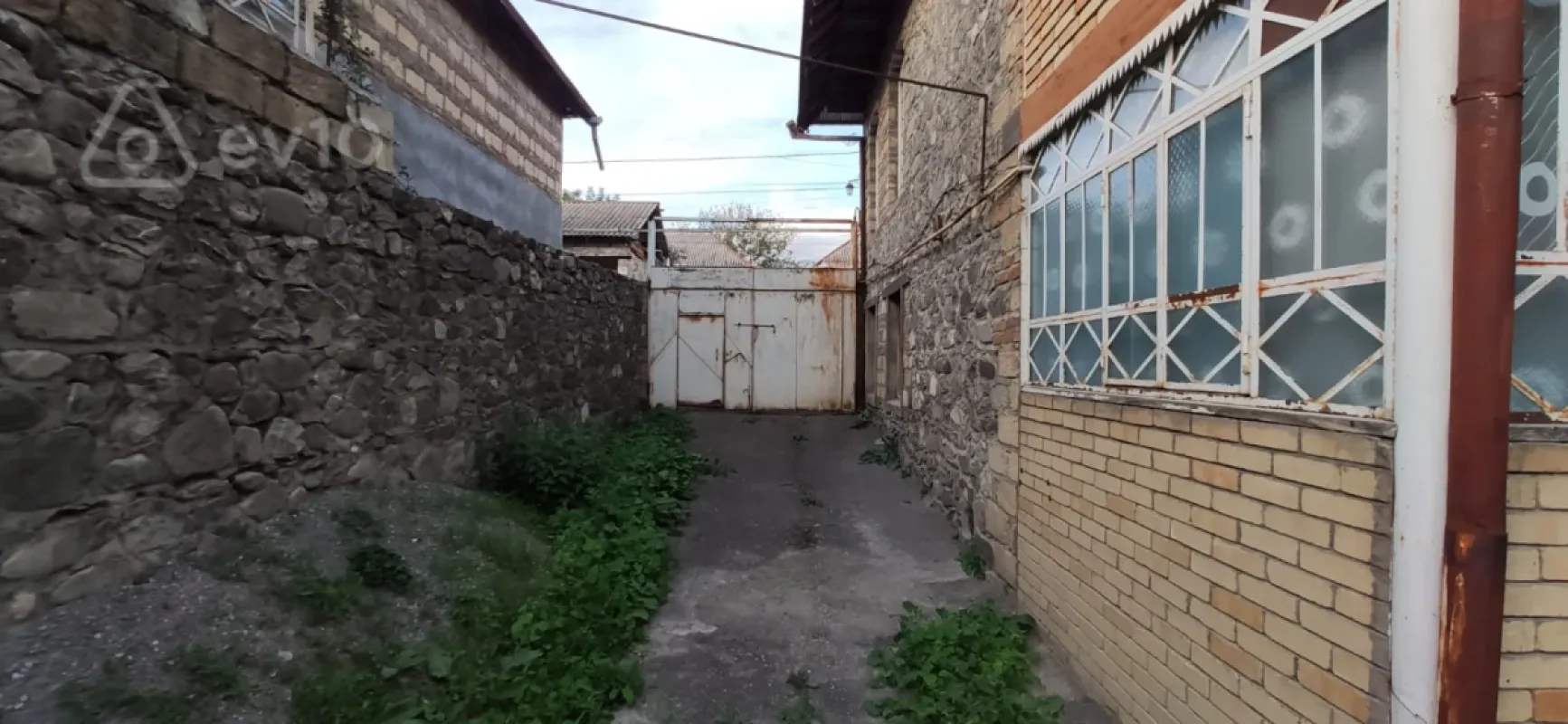 Satılır 6 otaqlı həyət evi 6 m²