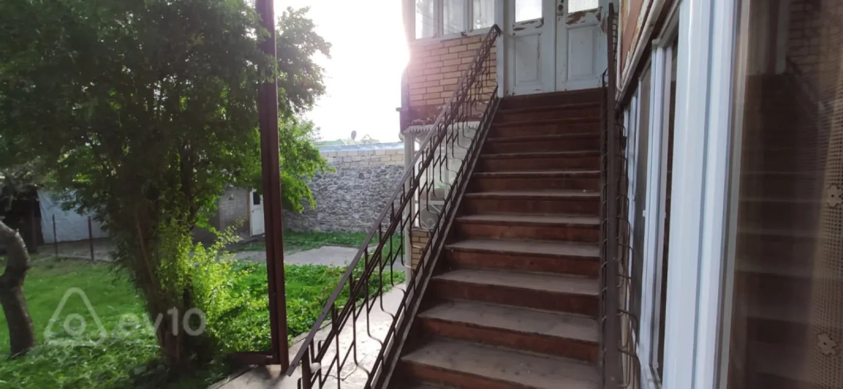 Satılır 6 otaqlı həyət evi 6 m²