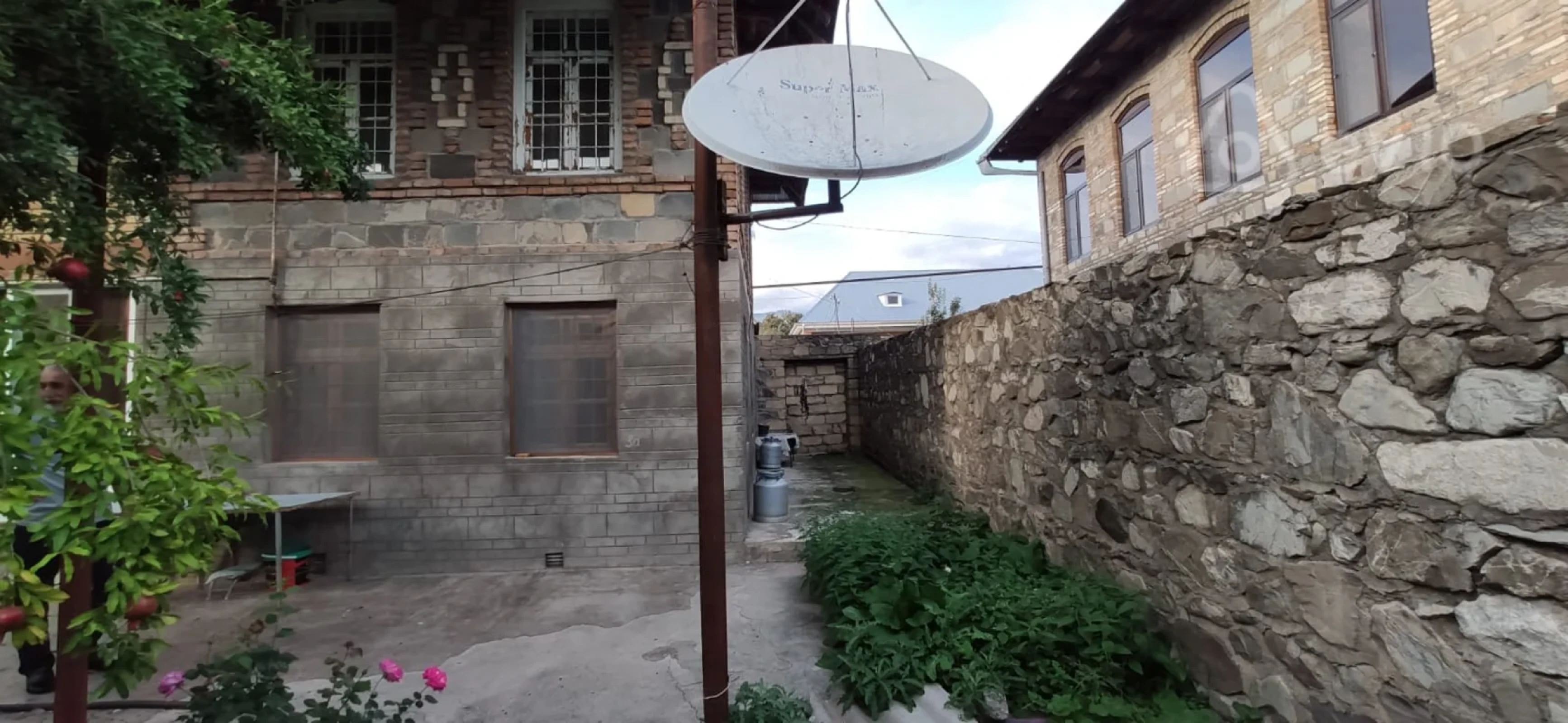 Satılır 6 otaqlı həyət evi 6 m²