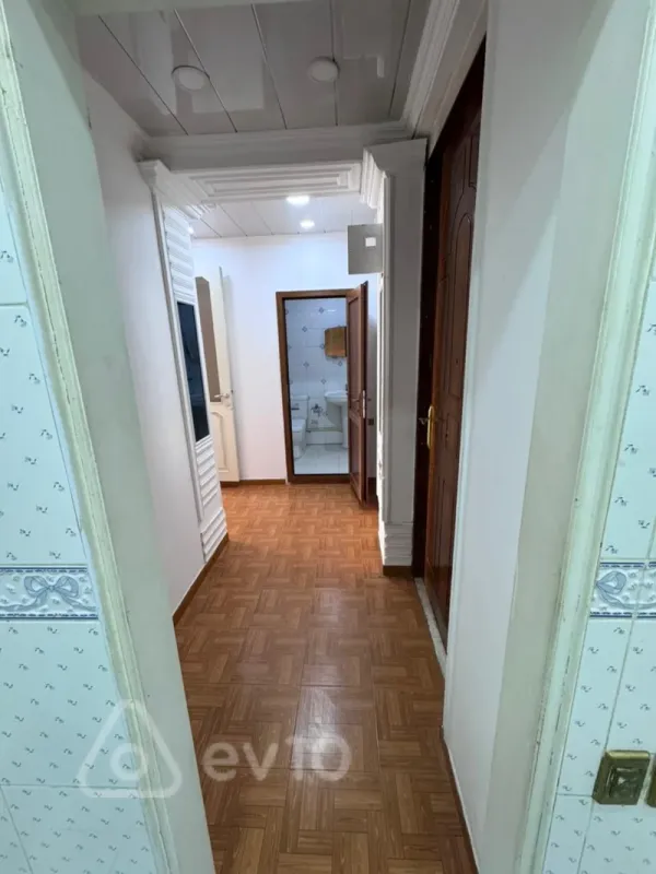 Satılır 2 otaqlı köhnə tikili 60 m²