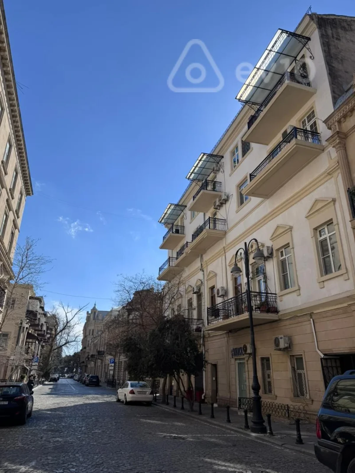 Satılır 2 otaqlı köhnə tikili 60 m²