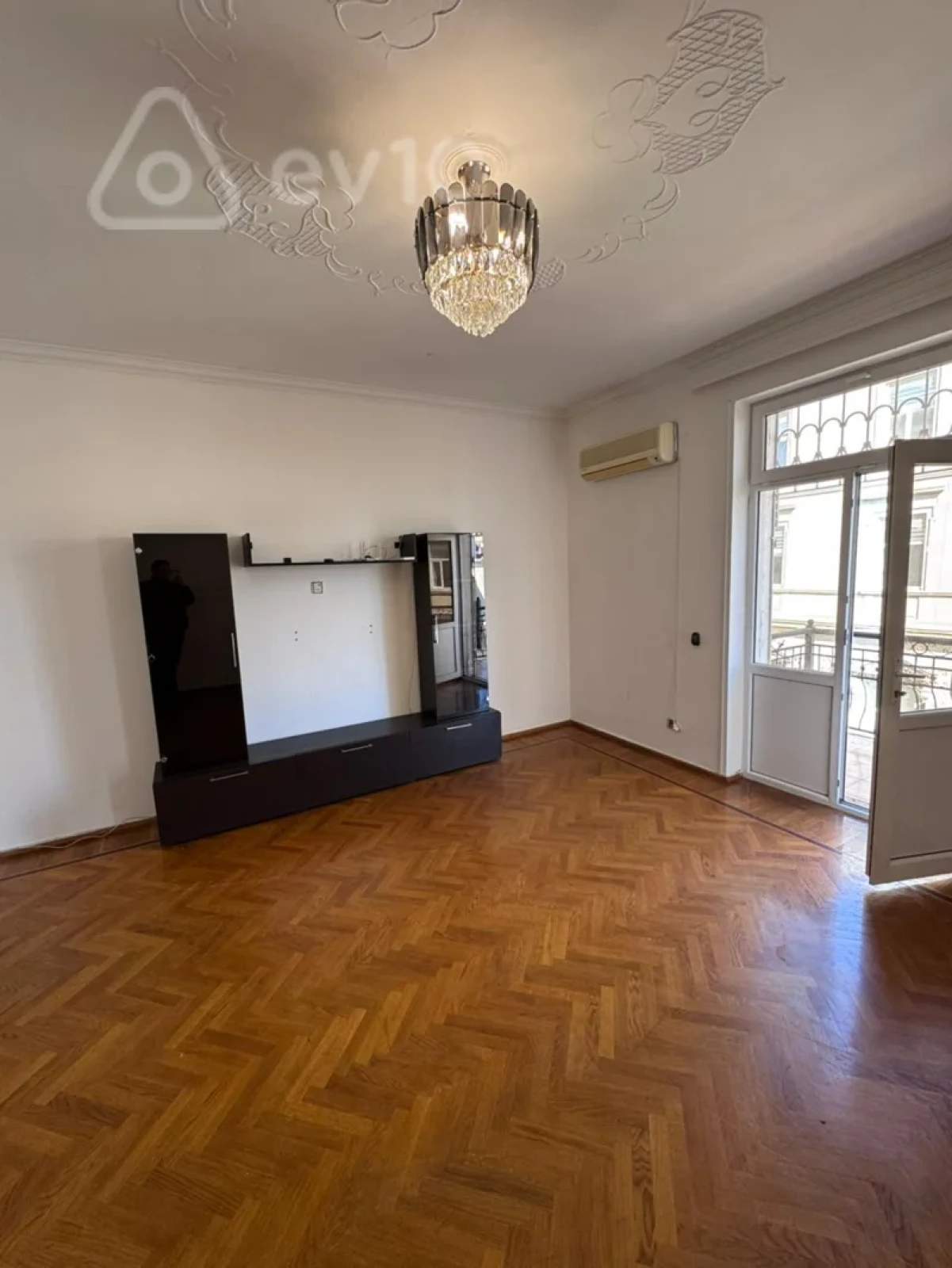 Satılır 2 otaqlı köhnə tikili 60 m²
