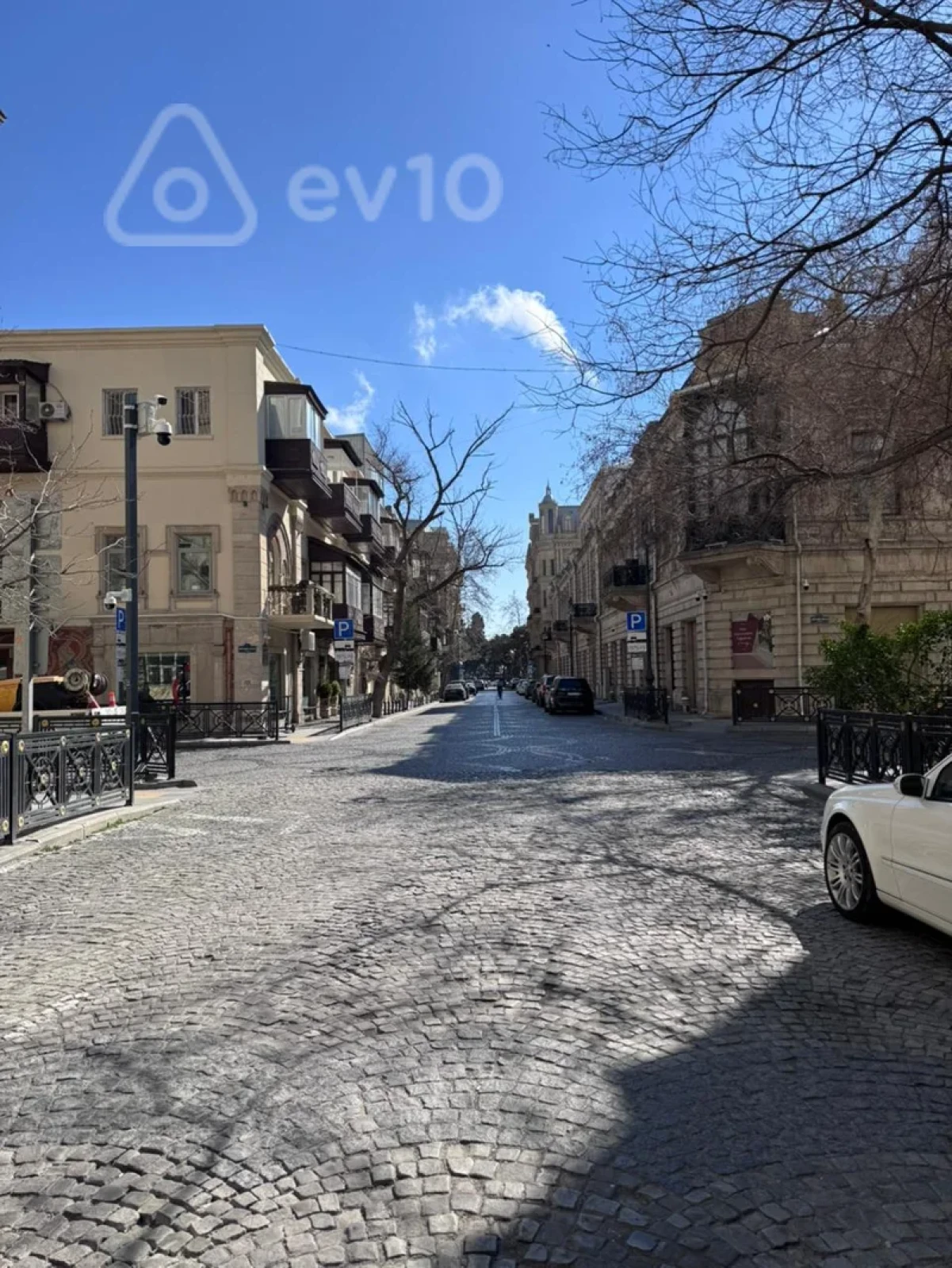 Satılır 2 otaqlı köhnə tikili 60 m²