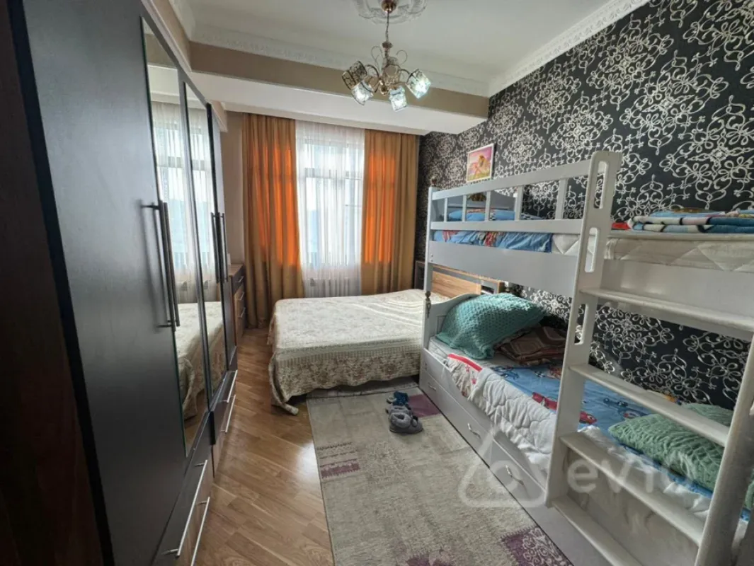 Satılır 2 otaqlı yeni tikili 70 m²