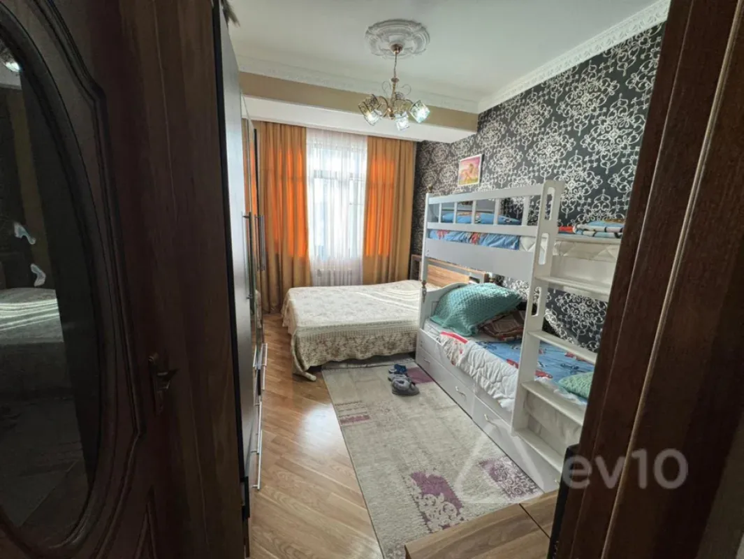 Satılır 2 otaqlı yeni tikili 70 m²