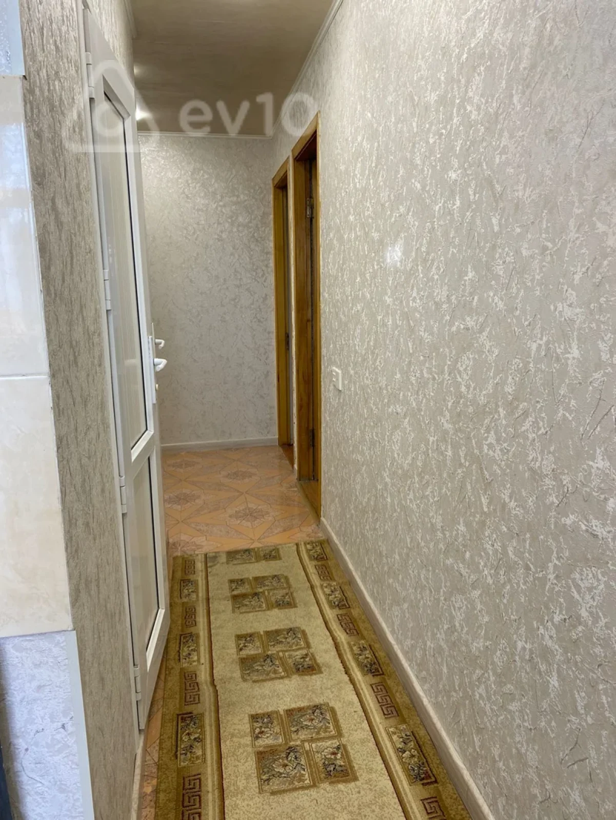 Kirayə verilir 4 otaqlı köhnə tikili 120 m²
