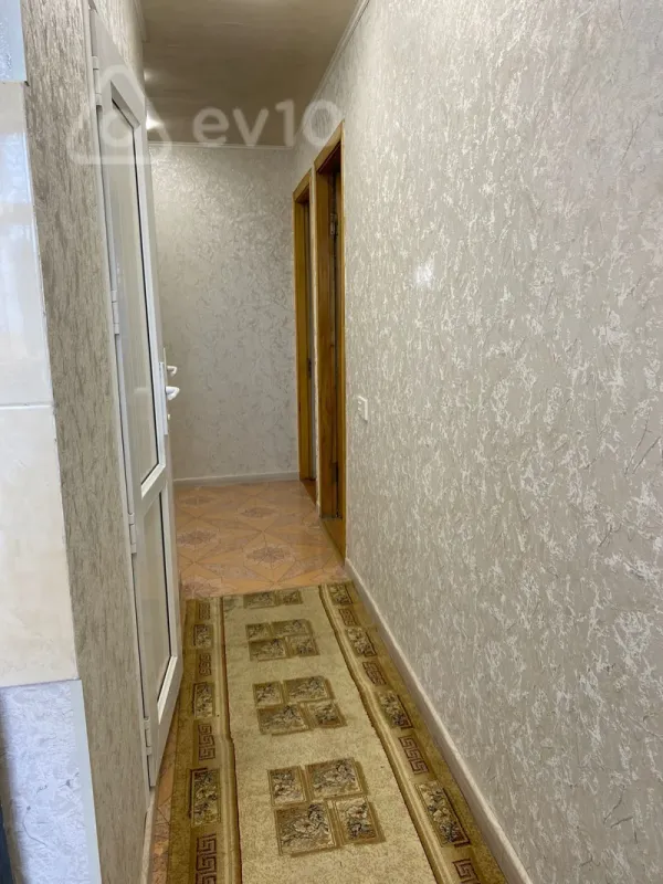 Kirayə verilir 4 otaqlı köhnə tikili 120 m²