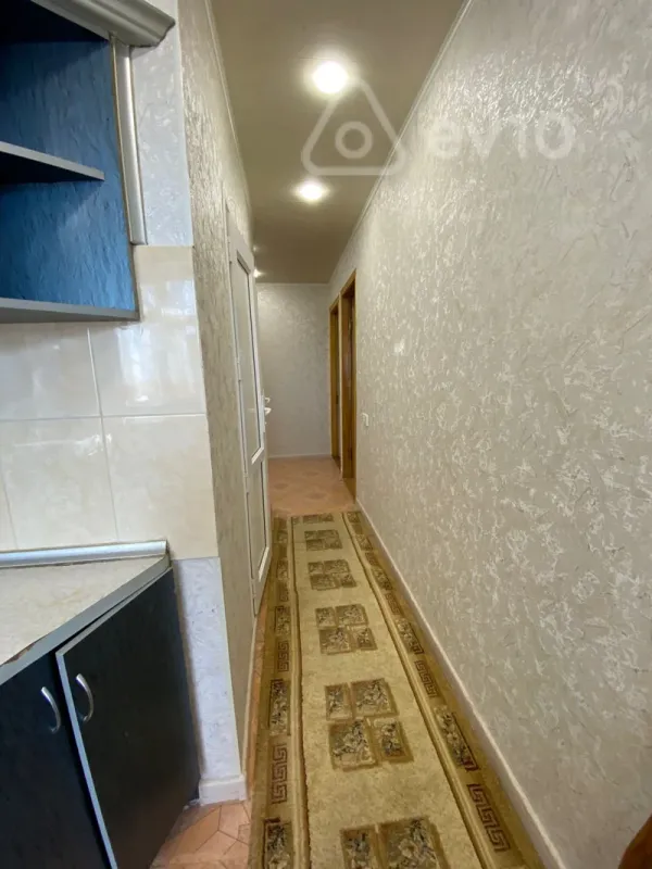 Kirayə verilir 4 otaqlı köhnə tikili 120 m²