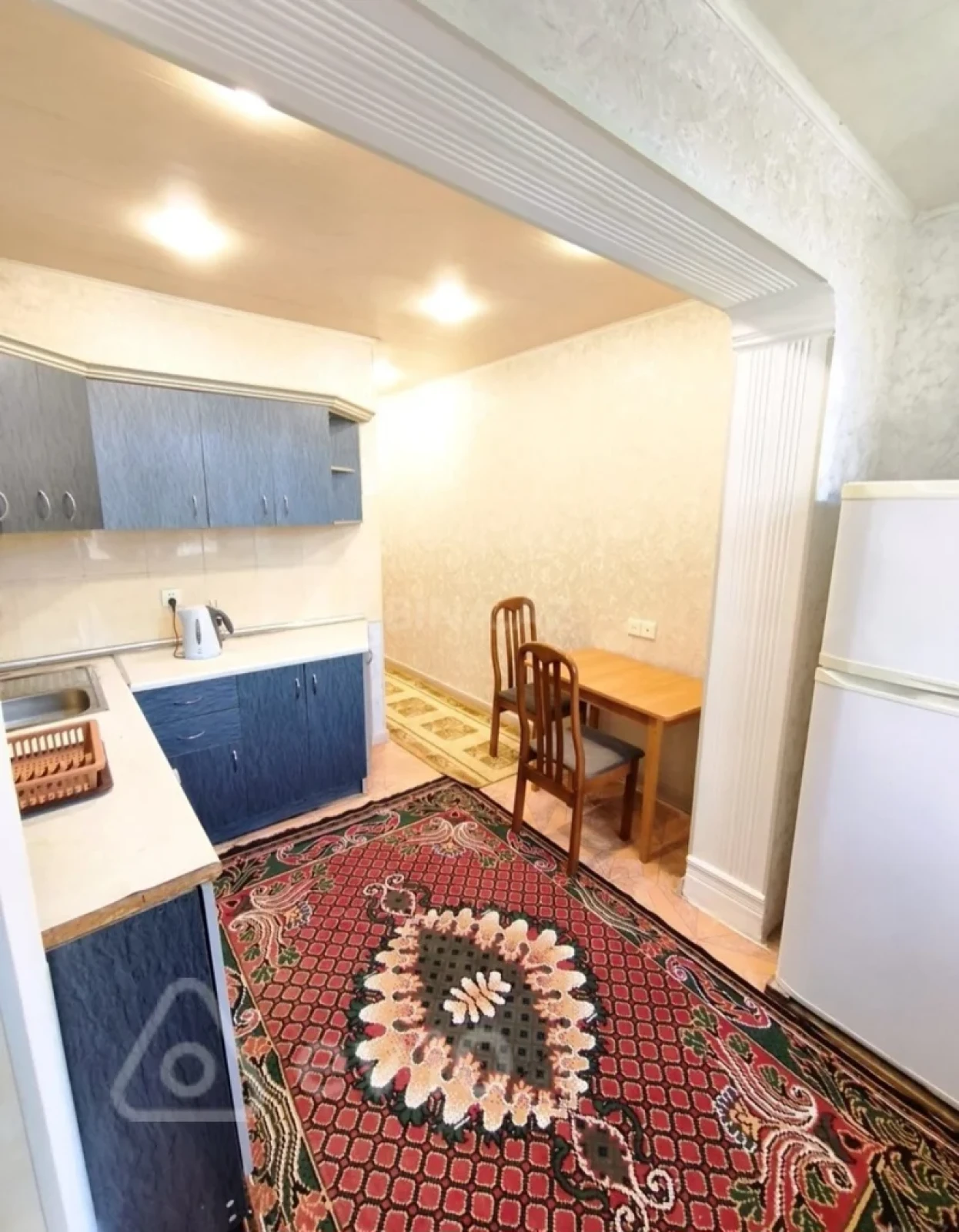 Kirayə verilir 4 otaqlı köhnə tikili 120 m²