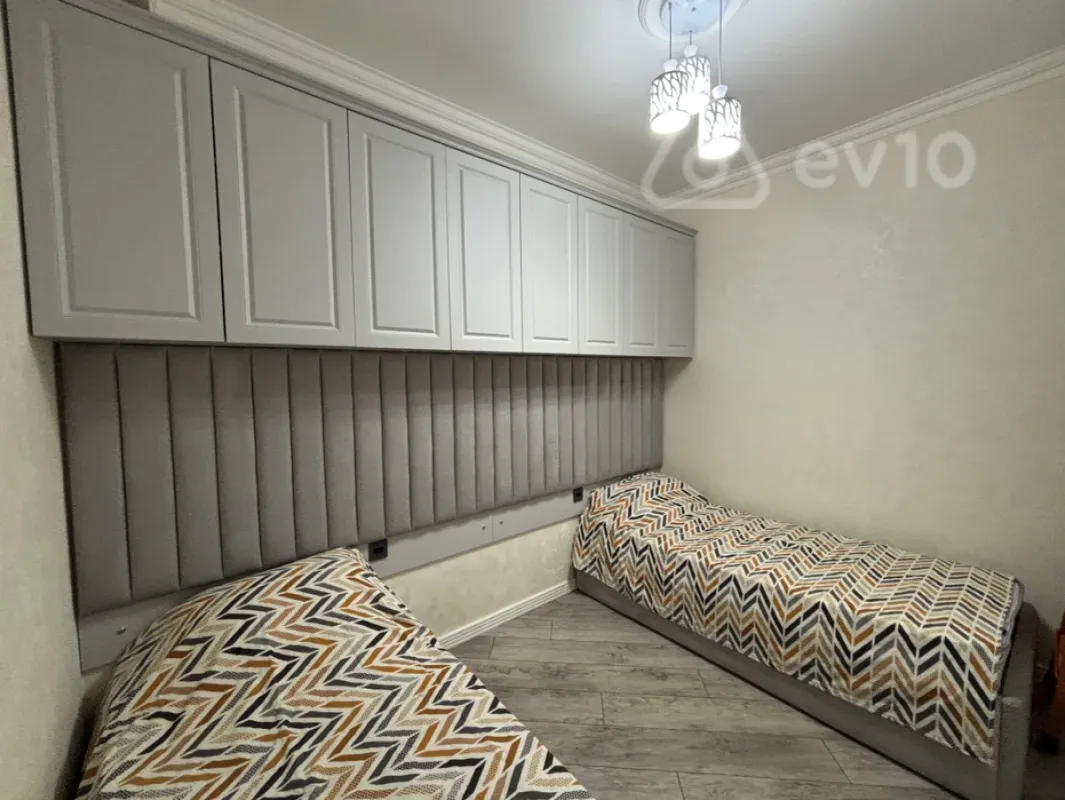 Kirayə verilir 2 otaqlı yeni tikili 80 m²