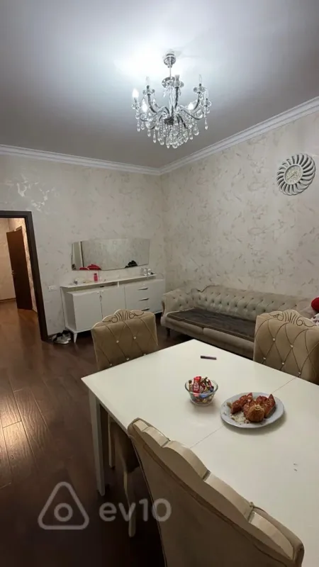 Kirayə verilir 2 otaqlı yeni tikili 80 m²