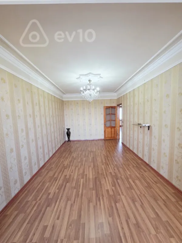 Satılır 3 otaqlı köhnə tikili 85 m²