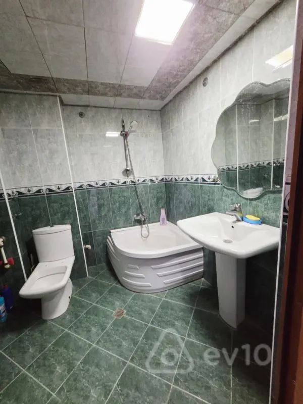 Satılır 3 otaqlı köhnə tikili 85 m²