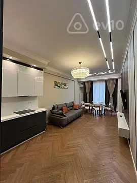 Kirayə verilir 2 otaqlı yeni tikili 80 m²
