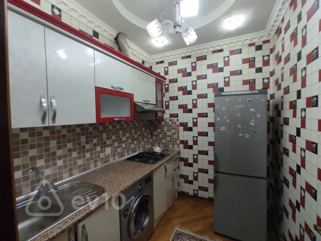 Kirayə verilir 2 otaqlı yeni tikili 65 m²