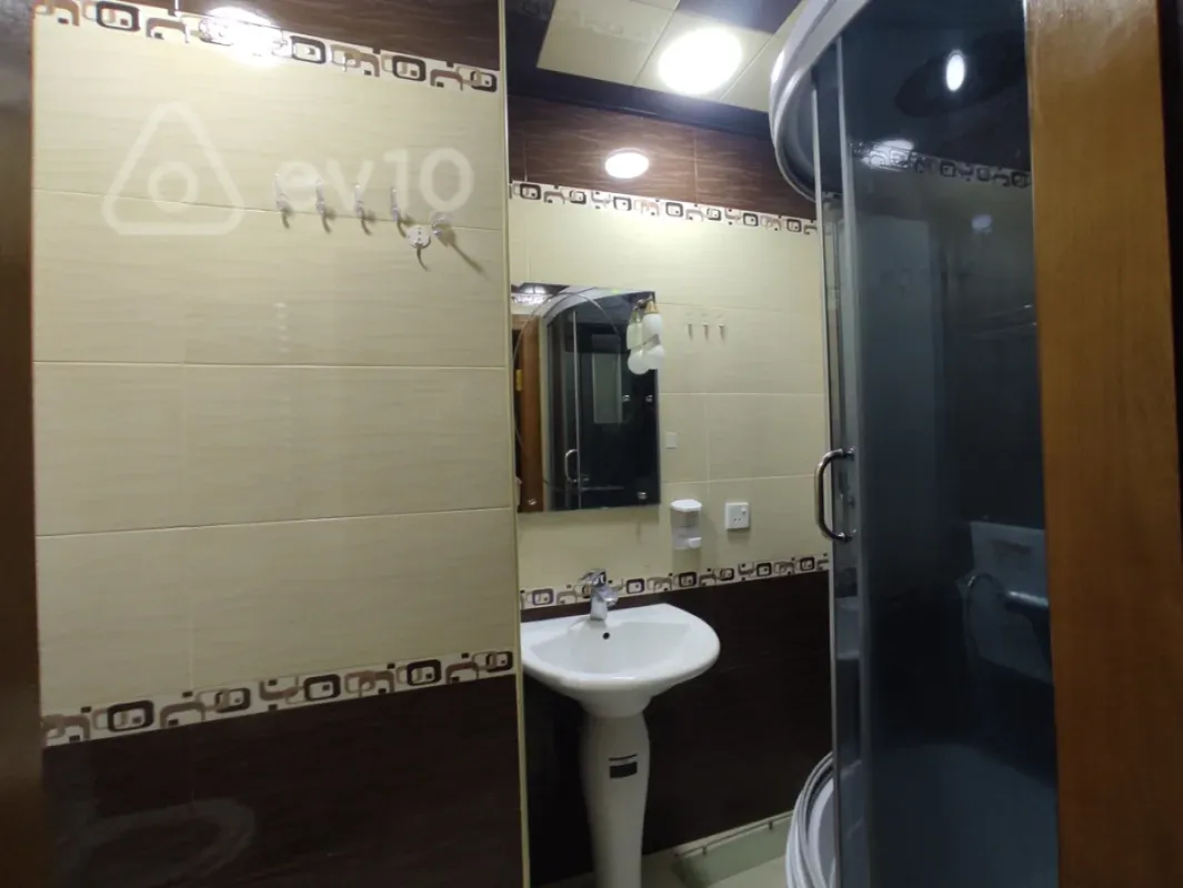 Kirayə verilir 2 otaqlı yeni tikili 65 m²