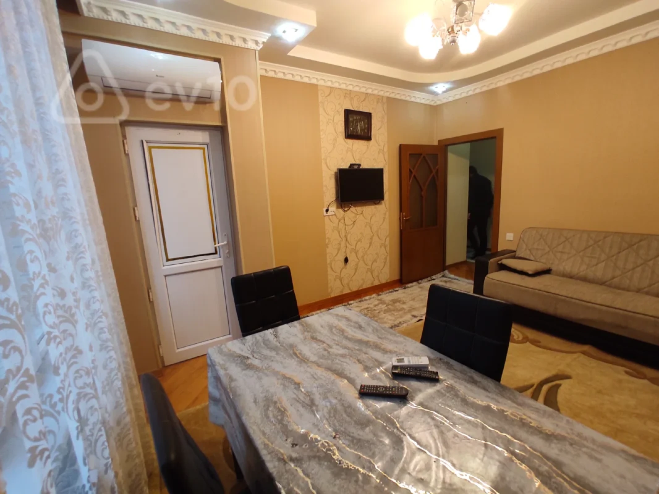 Kirayə verilir 2 otaqlı yeni tikili 65 m²