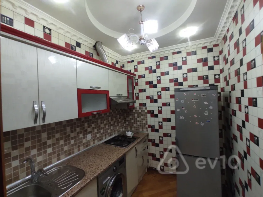 Kirayə verilir 2 otaqlı yeni tikili 65 m²