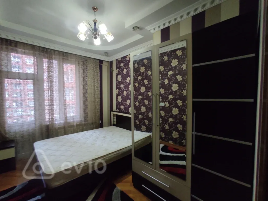 Kirayə verilir 2 otaqlı yeni tikili 65 m²