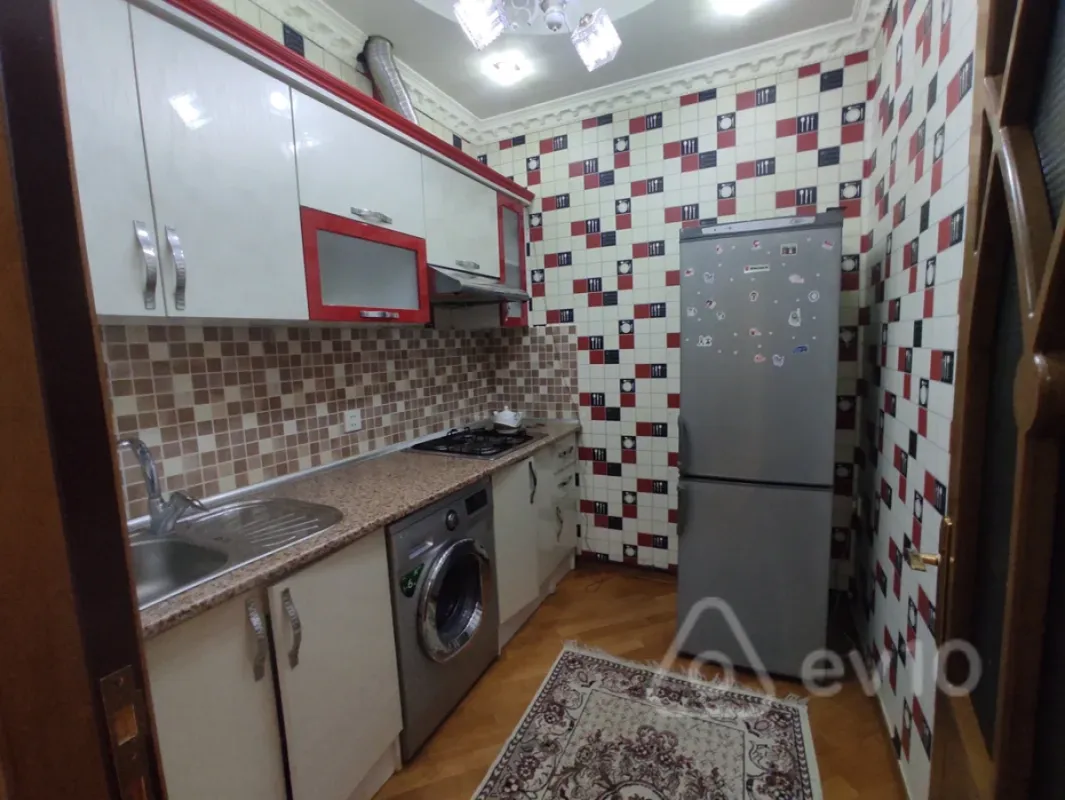 Kirayə verilir 2 otaqlı yeni tikili 65 m²