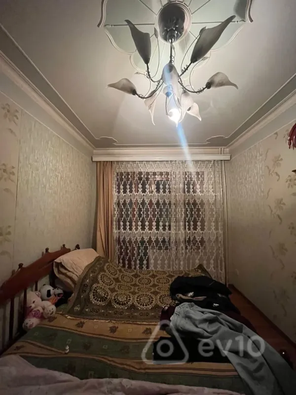 Kirayə verilir 3 otaqlı köhnə tikili 85 m²