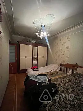 Kirayə verilir 3 otaqlı köhnə tikili 85 m²