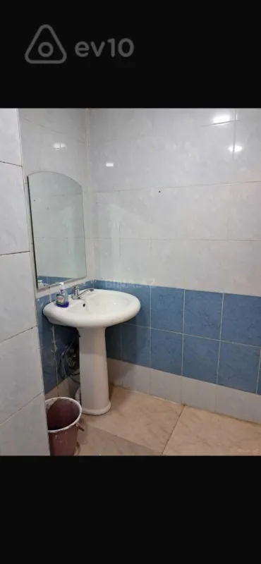 Kirayə verilir 2 otaqlı köhnə tikili 40 m²