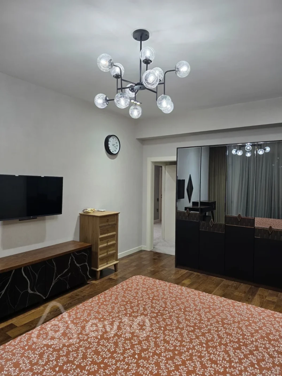 Kirayə verilir 4 otaqlı yeni tikili 150 m²