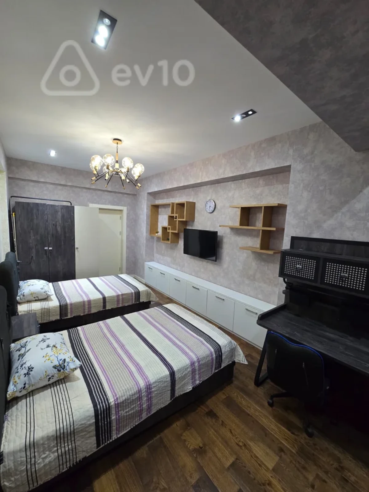 Kirayə verilir 4 otaqlı yeni tikili 150 m²